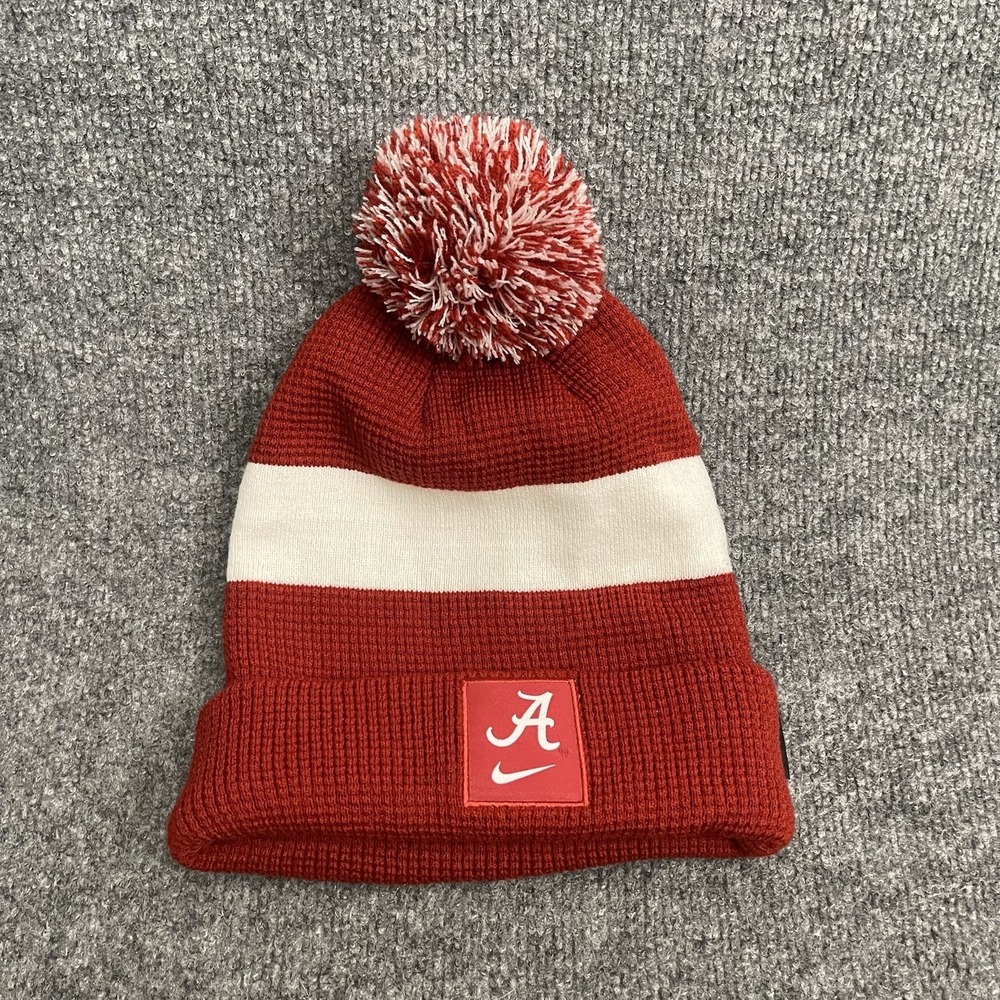 Alabama Crimson Tide Nike Pom Pom SideLine PE Beanie Unisex One Size DC4773-613